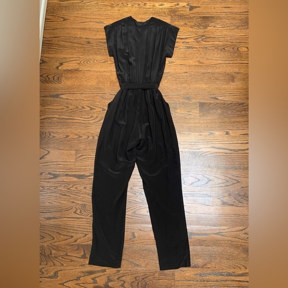 ARITZIA 100% silk black v-neck short-sleeve jumpsuit - Picture 7 of 7